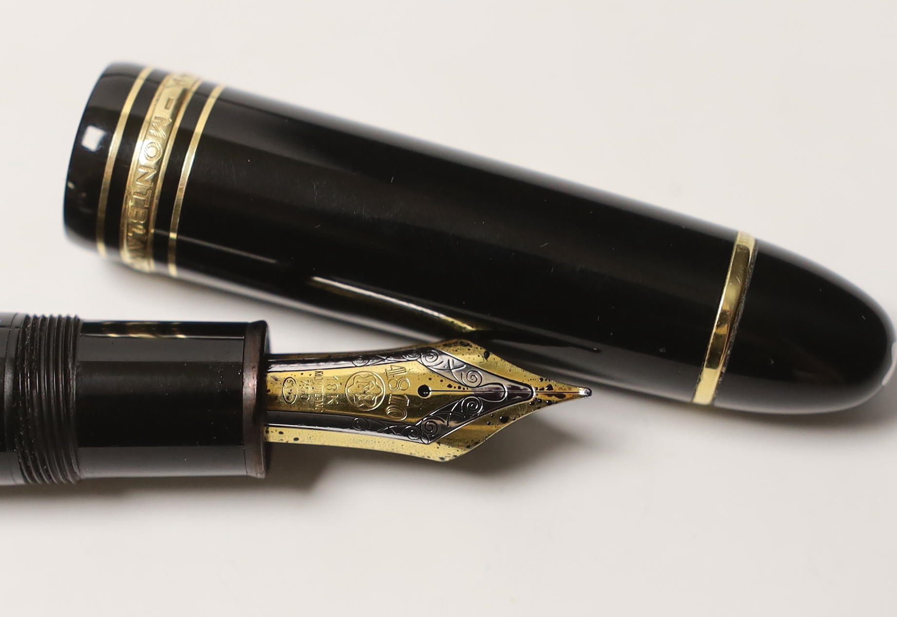 A Montblanc Meisterstuck 149 fountain pen